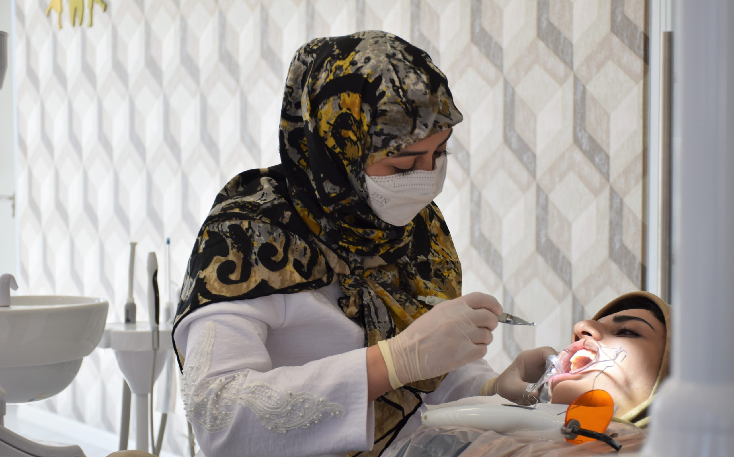 ارتودنسی دیمون دکتر مهدیه خسروی